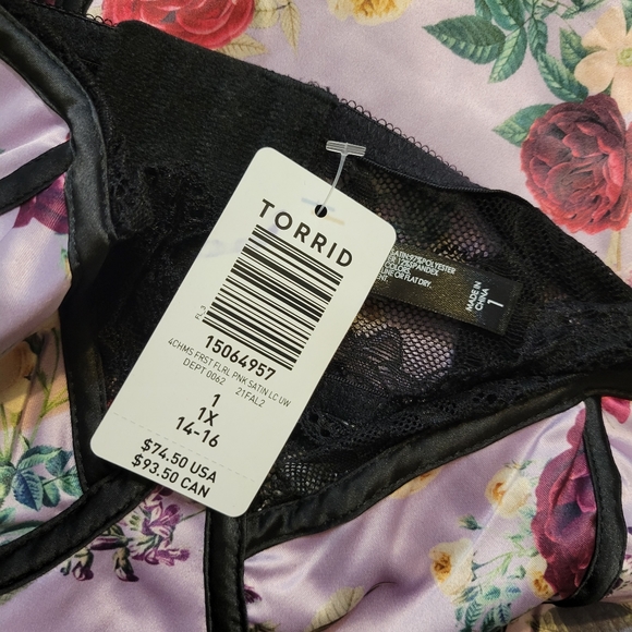🖤Torrid Satin Lace Floral Chemise - Picture 6 of 7